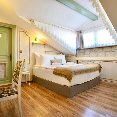 Cumbalica Flora Cesme