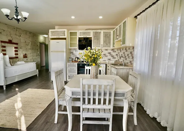 Cumbalica Flora فندق *